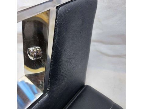 Fotel fryzjerski Kora Black hydrauliczny obrotowy do salonu fryzjerskiego krzesło fryzjerskie Outlet - 14